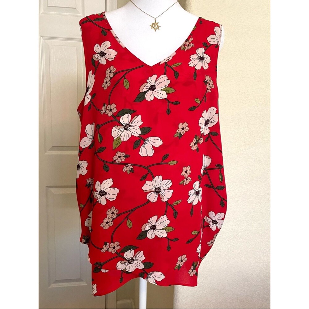Chelsea & Theodore Red Floral V-Neck Sleeveless Blouse